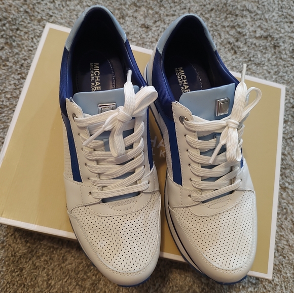 Michael Kors Billie Trainer - Picture 9 of 13